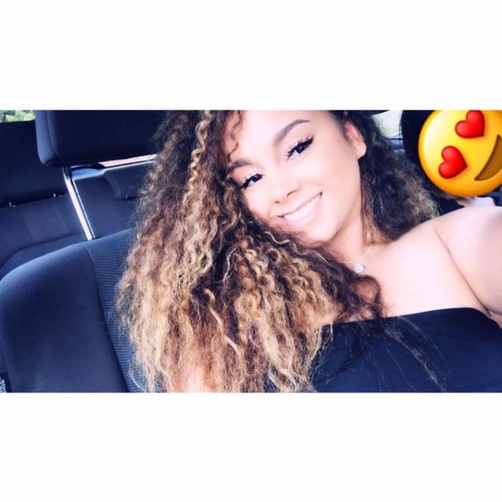 Meet your Posher, Aja